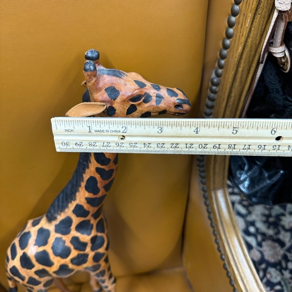 Vintage 1970s Tooled Leather Giraffe Figure Animal Safari Africa Brown - Picture 11 of 12